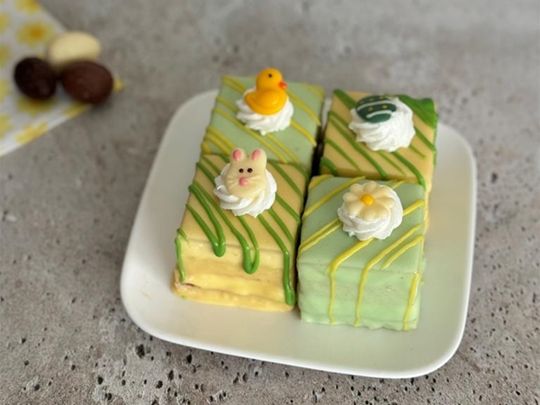 Paas petit four
